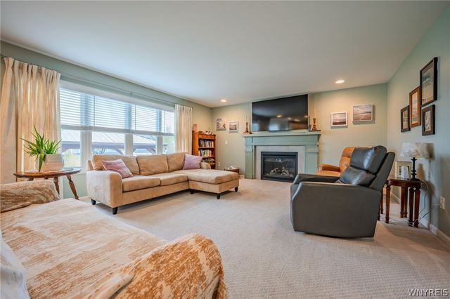 124 Avian Way, Lancaster, NY 14086