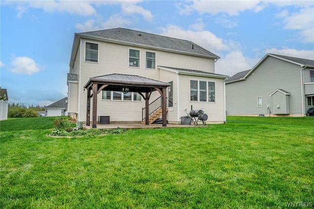 124 Avian Way, Lancaster, NY 14086