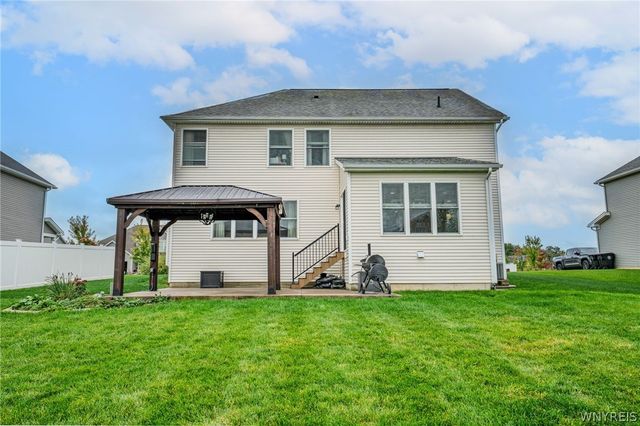 124 Avian Way, Lancaster, NY 14086