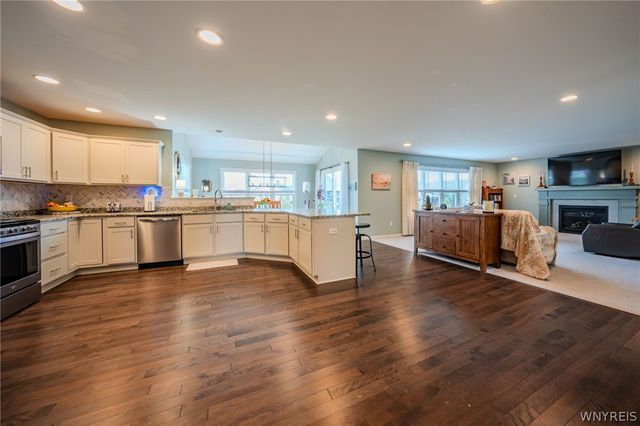 124 Avian Way, Lancaster, NY 14086