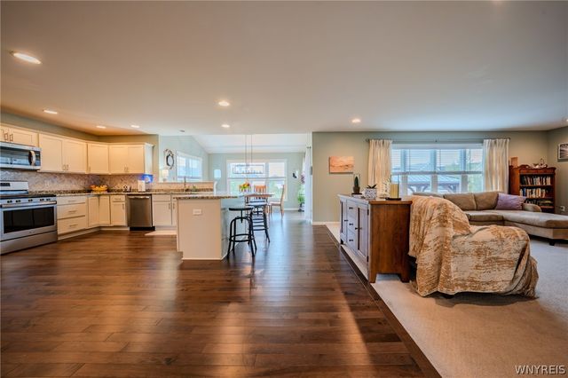 124 Avian Way, Lancaster, NY 14086