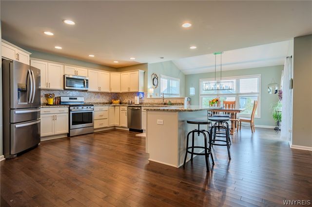 124 Avian Way, Lancaster, NY 14086