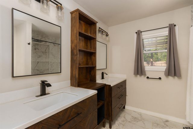 1722 N Hill Ave, Tyler, TX 75702