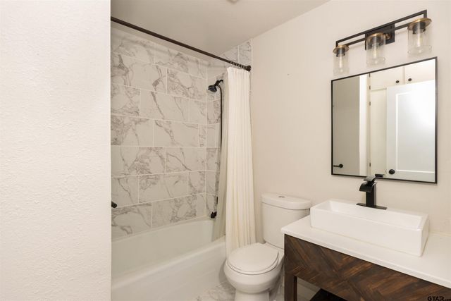 1722 N Hill Ave, Tyler, TX 75702