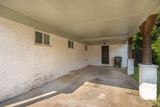 1722 N Hill Ave, Tyler, TX 75702