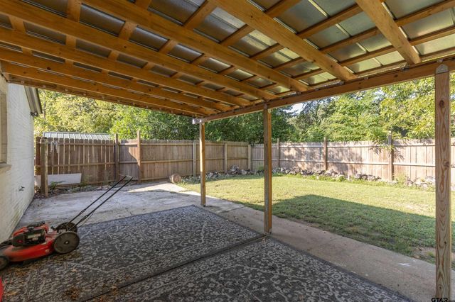 1722 N Hill Ave, Tyler, TX 75702