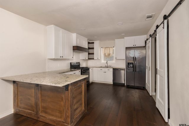 1722 N Hill Ave, Tyler, TX 75702