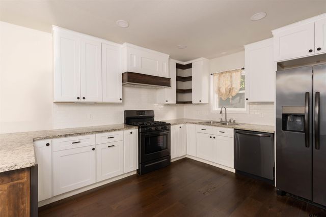 1722 N Hill Ave, Tyler, TX 75702