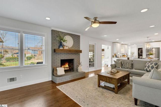 10 Elmwood Drive, Taylors, SC 29687