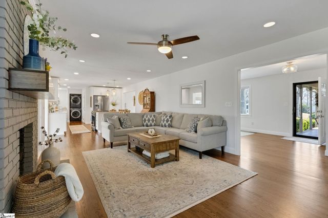 10 Elmwood Drive, Taylors, SC 29687