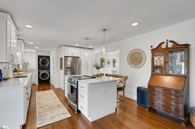 10 Elmwood Drive, Taylors, SC 29687