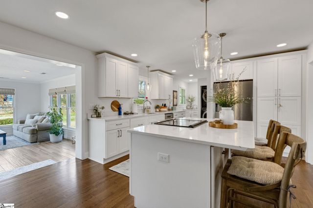 10 Elmwood Drive, Taylors, SC 29687