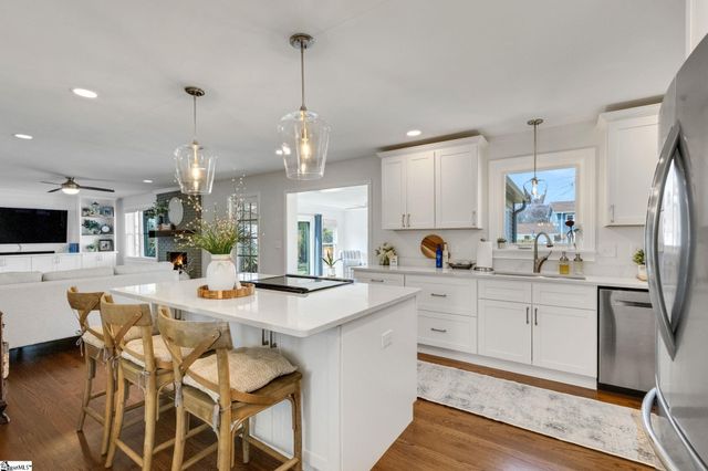 10 Elmwood Drive, Taylors, SC 29687