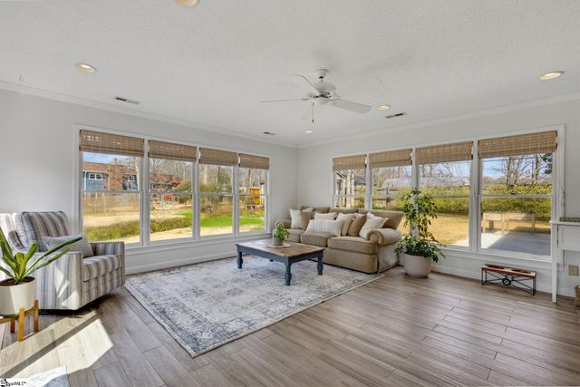 10 Elmwood Drive, Taylors, SC 29687