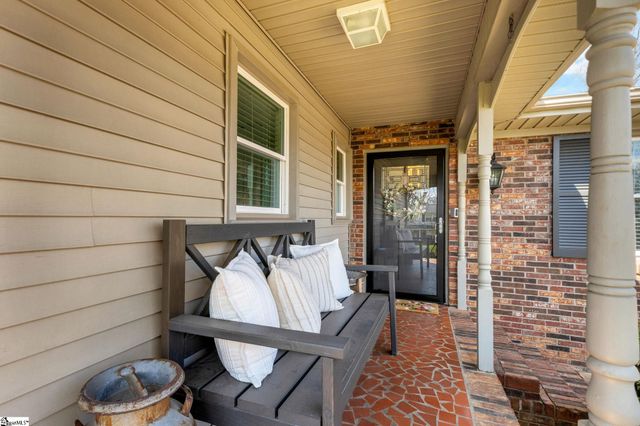 10 Elmwood Drive, Taylors, SC 29687