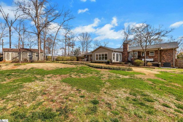 10 Elmwood Drive, Taylors, SC 29687