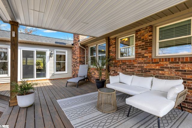 10 Elmwood Drive, Taylors, SC 29687