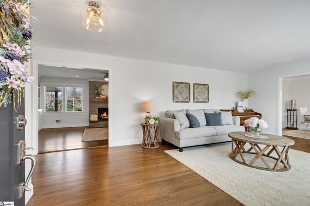 10 Elmwood Drive, Taylors, SC 29687