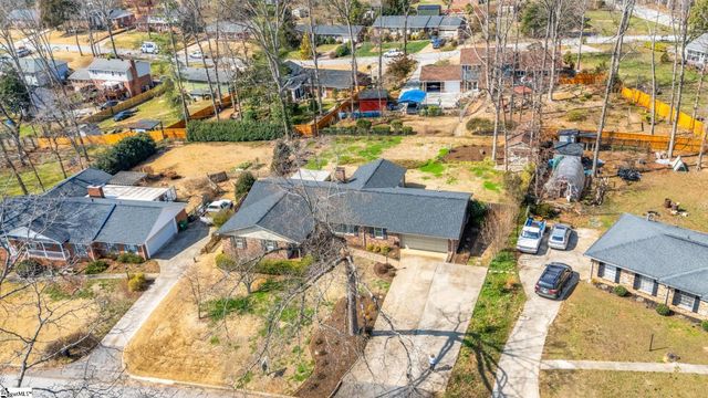 10 Elmwood Drive, Taylors, SC 29687