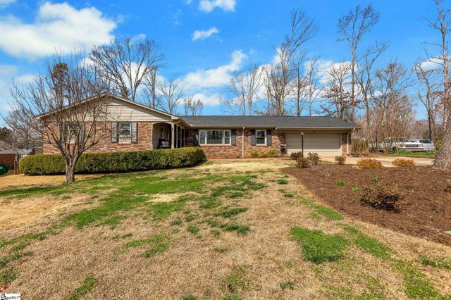 10 Elmwood Drive, Taylors, SC 29687