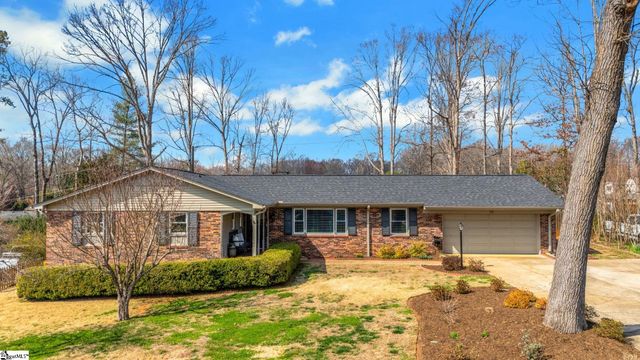 10 Elmwood Drive, Taylors, SC 29687