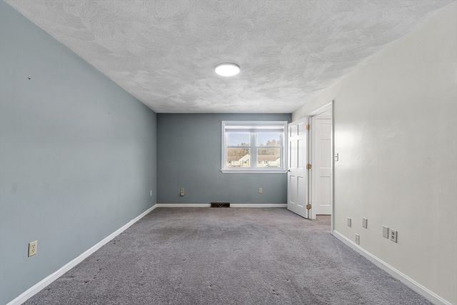 103 Pondview Pl 103, Tyngsborough, MA 01879