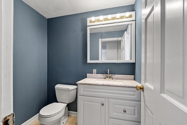 103 Pondview Pl 103, Tyngsborough, MA 01879