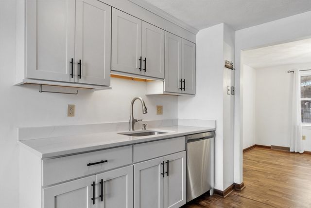 103 Pondview Pl 103, Tyngsborough, MA 01879