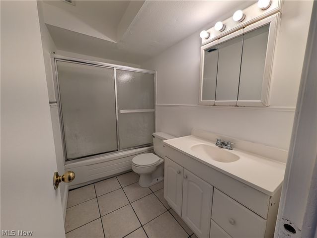 21801 River Oaks Drive A2, Rocky River, OH 44116