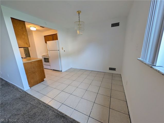 21801 River Oaks Drive A2, Rocky River, OH 44116