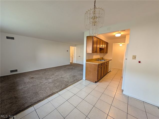 21801 River Oaks Drive A2, Rocky River, OH 44116