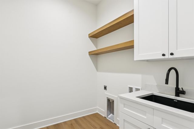 18297 Alderleaf Drive, Clive, IA 50325