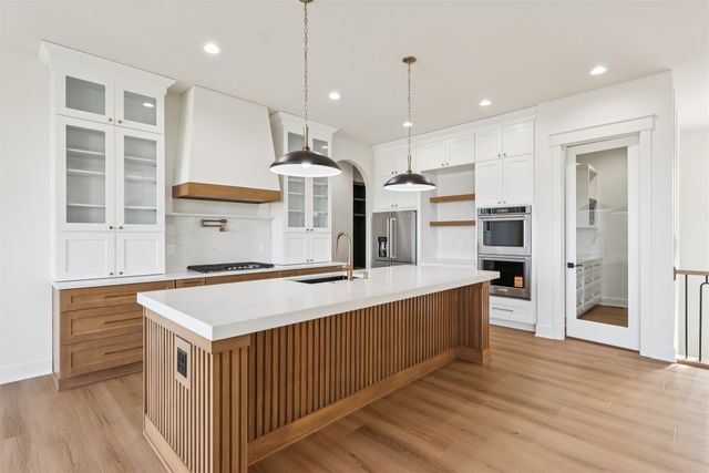 18297 Alderleaf Drive, Clive, IA 50325