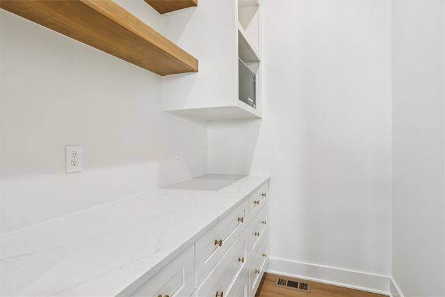 18297 Alderleaf Drive, Clive, IA 50325