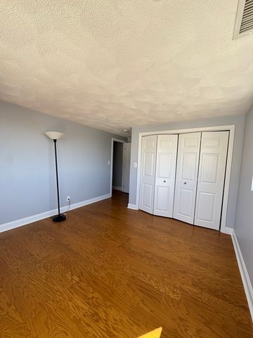 205 Ferry St 408, Everett, MA 02149