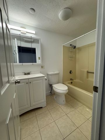 205 Ferry St 408, Everett, MA 02149