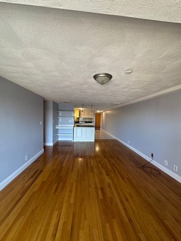 205 Ferry St 408, Everett, MA 02149