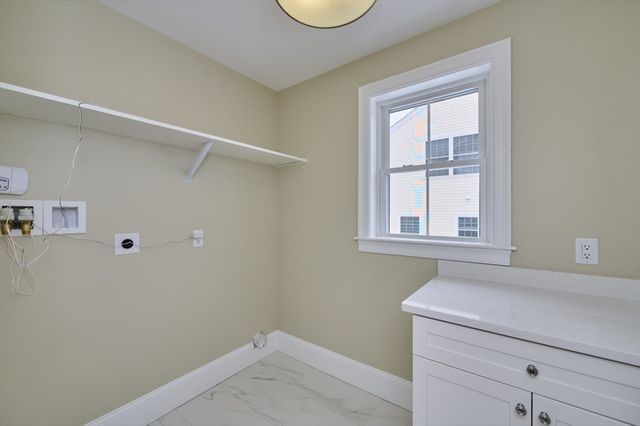 27 Mott Street 27, Arlington, MA 02474