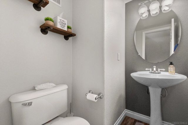 10240 Daybreak Ln 2, Santee, CA 92071