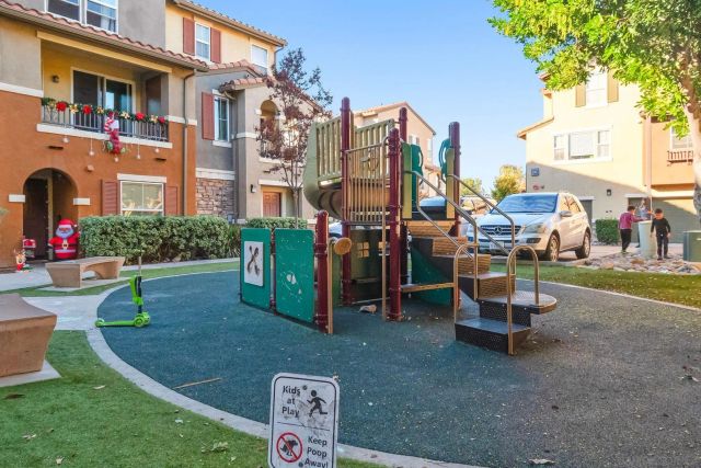 10240 Daybreak Ln 2, Santee, CA 92071