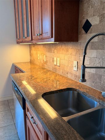 407 E 45th ST 104, Austin, TX 78751