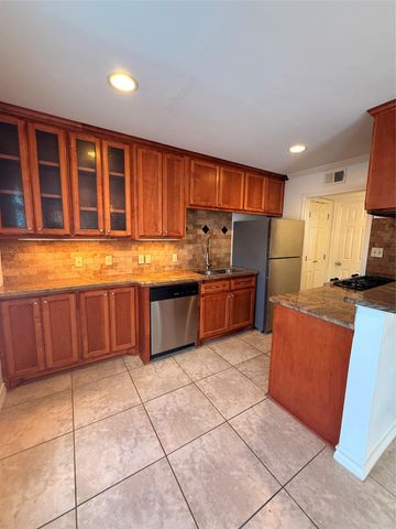 407 E 45th ST 104, Austin, TX 78751