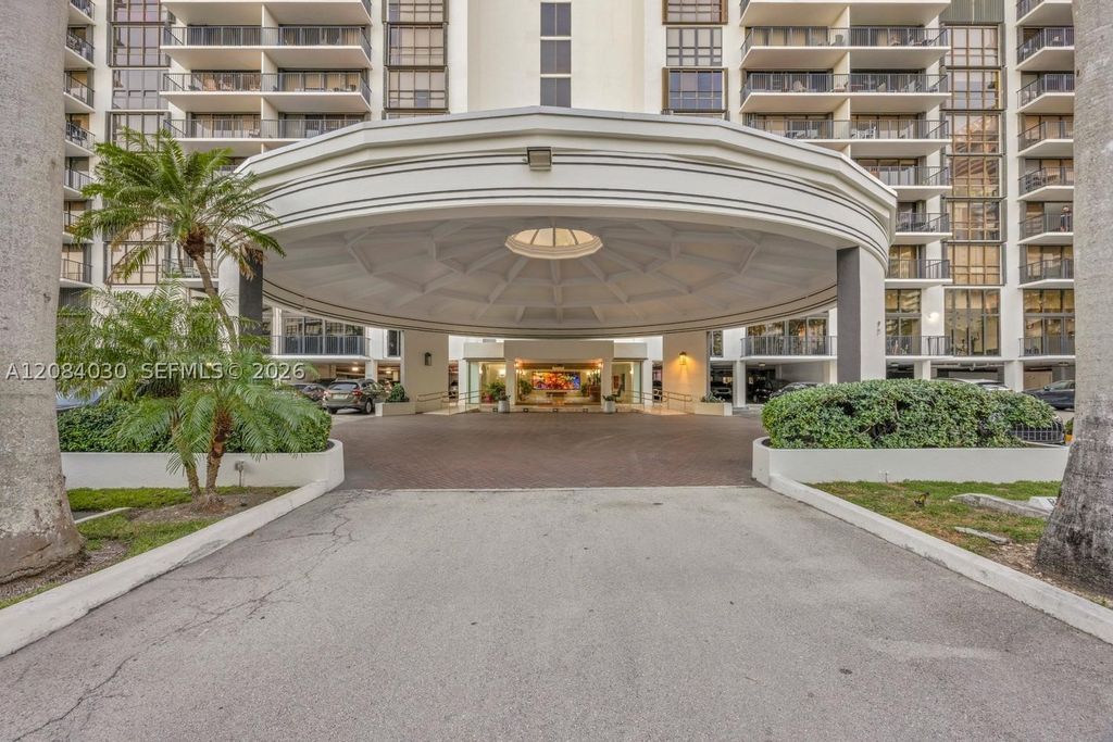 1450 Brickell Bay Dr 511, Miami, FL 33131