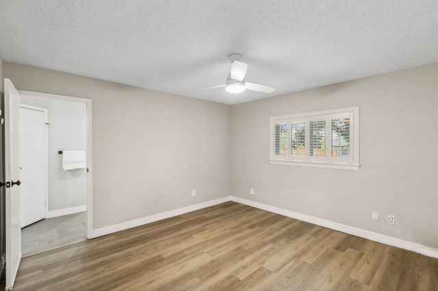 849 N Riverside Drive, Grapevine, TX 76051
