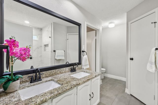 849 N Riverside Drive, Grapevine, TX 76051