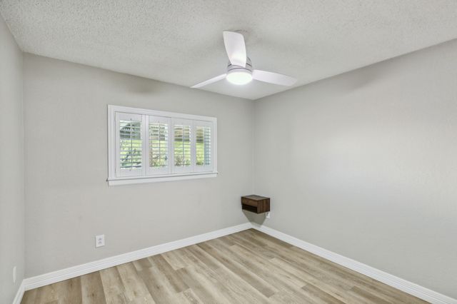 849 N Riverside Drive, Grapevine, TX 76051