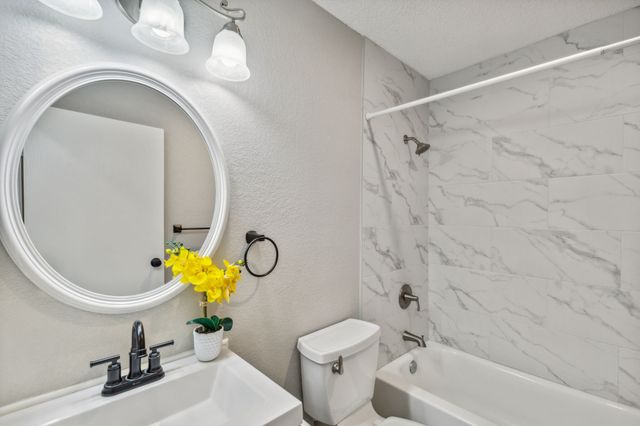 849 N Riverside Drive, Grapevine, TX 76051