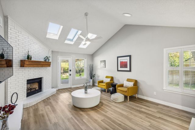 849 N Riverside Drive, Grapevine, TX 76051