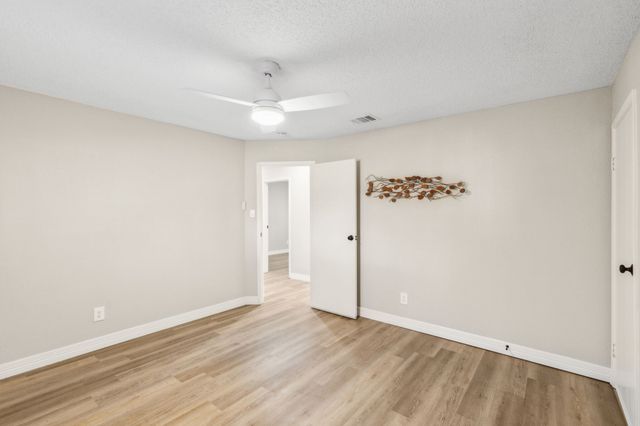 849 N Riverside Drive, Grapevine, TX 76051
