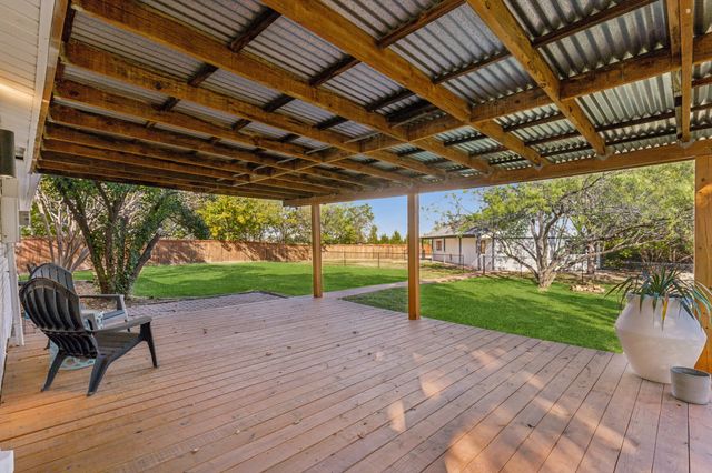 849 N Riverside Drive, Grapevine, TX 76051